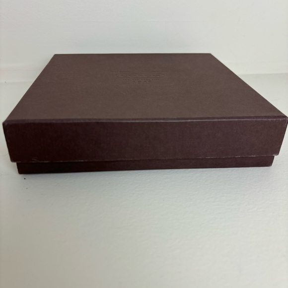 Coach Box - Picture 5 of 9